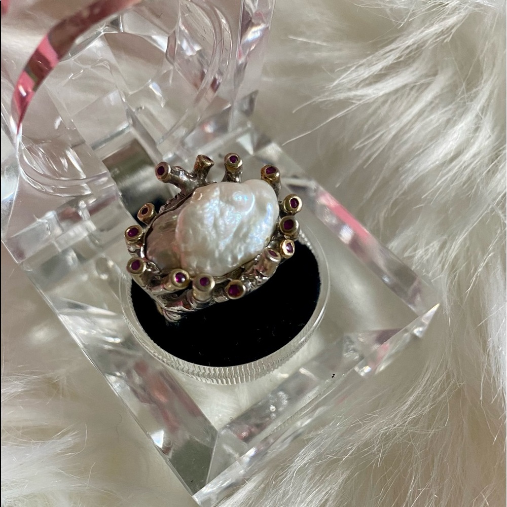 RUBIES-925 SILVER/14k
BAROQUE PEARL
Ring